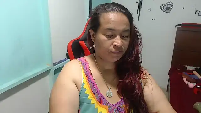 Snapshot of NatalySexxxMilk chatting on 12.05.25 NatalySexxxMilk online show from 12.05.25