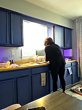 Snapshot of Nikkierosee chatting on 11.12.25 Nikkierosee online show from 11.12.25