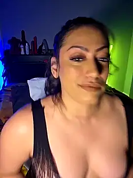 Snapshot of Nikkierosee chatting on 12.04.25 Nikkierosee online show from 12.04.25