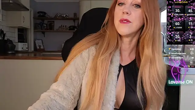 Snapshot of stripmequick chatting on 05.11.26 stripmequick online show from 05.11.26