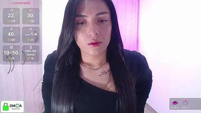 Snapshot of EricaVanderhill chatting on 11.18.25 EricaVanderhill online show from 11.18.25