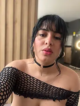 Snapshot of Roxxannne chatting on 12.13.24 Roxxannne online show from 12.13.24