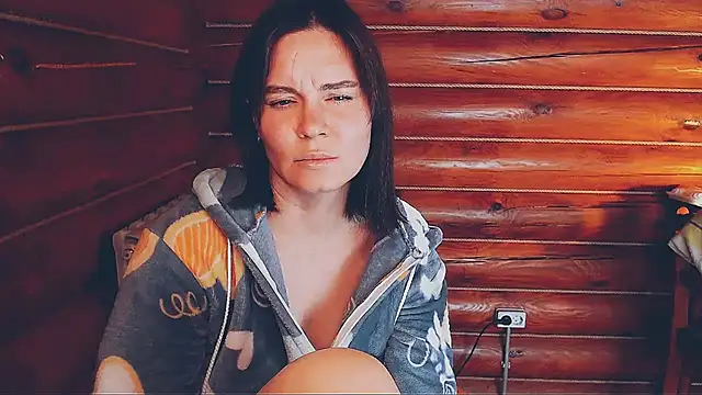 Platina Fox online show from 10.24.25