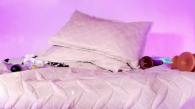 Snapshot of sofi_decker chatting on 02.16.25 sofi decker online show from 02.16.25