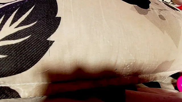 Snapshot of sofi_decker chatting on 02.19.25 sofi decker online show from 02.19.25