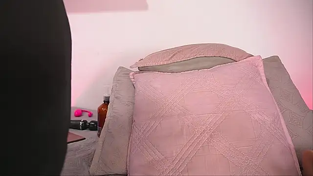 Snapshot of sofi_decker chatting on 09.11.25 sofi decker online show from 09.11.25