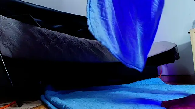 Snapshot of sofi_decker chatting on 10.20.25 sofi decker online show from 10.20.25