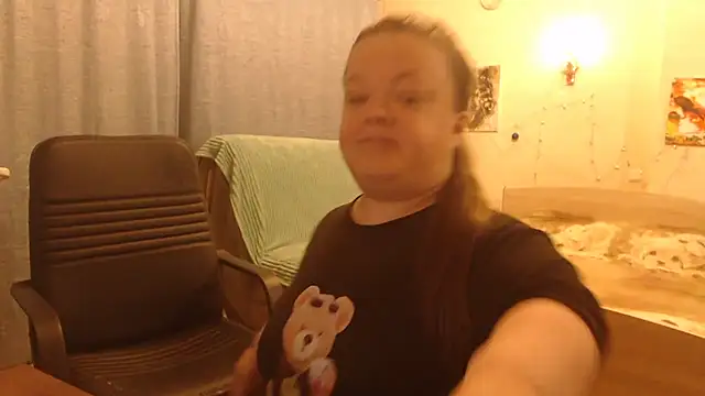 Janiffer MiMi online show from 02.22.25