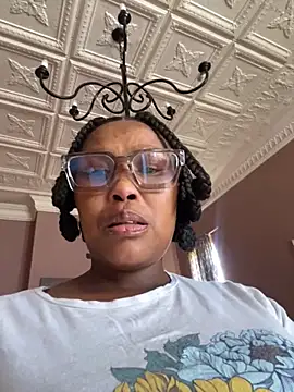 Snapshot of BADFATASS85 chatting on 12.04.25 BADFATASS85 online show from 12.04.25