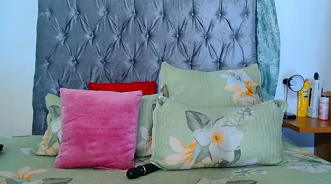 Snapshot of AvaOcean chatting on 03.17.25 AvaOcean online show from 03.17.25