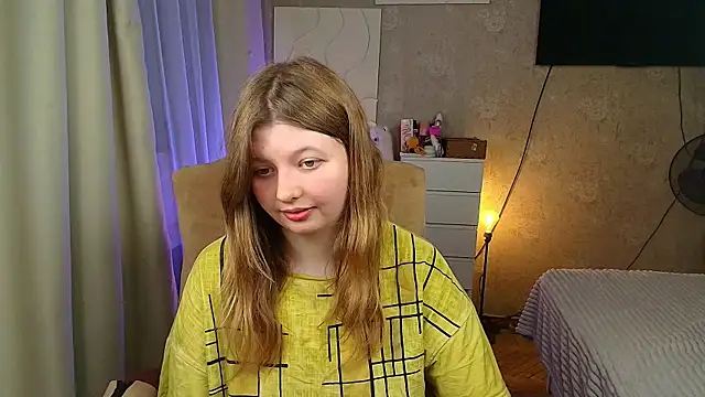 Snapshot of Vivian_cutie chatting on 10.22.25 Vivian cutie online show from 10.22.25