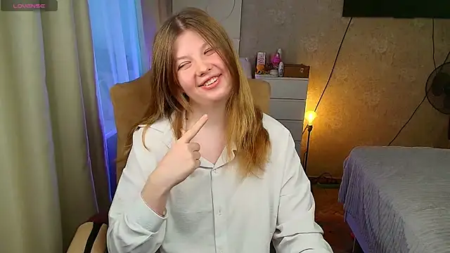 Snapshot of Vivian_cutie chatting on 11.16.25 Vivian cutie online show from 11.16.25