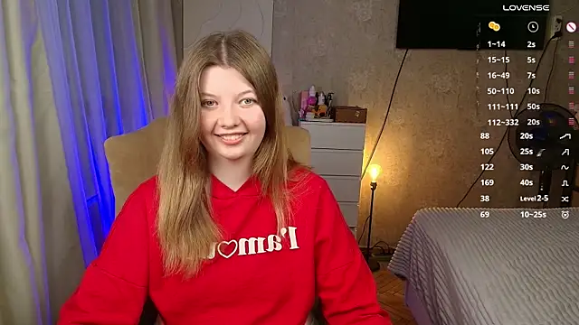 Snapshot of Vivian_cutie chatting on 12.13.25 Vivian cutie online show from 12.13.25