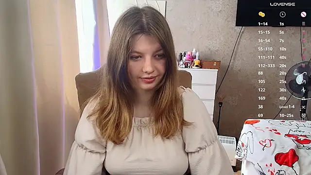 Snapshot of Vivian_cutie chatting on 05.31.26 Vivian cutie online show from 05.31.26