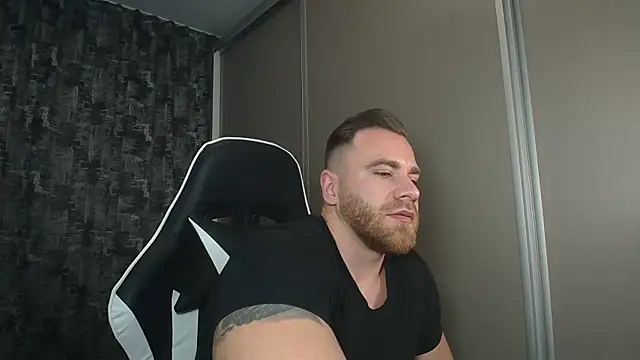 Snapshot of Thori92 chatting on 12.03.24 Thori92 online show from 12.03.24