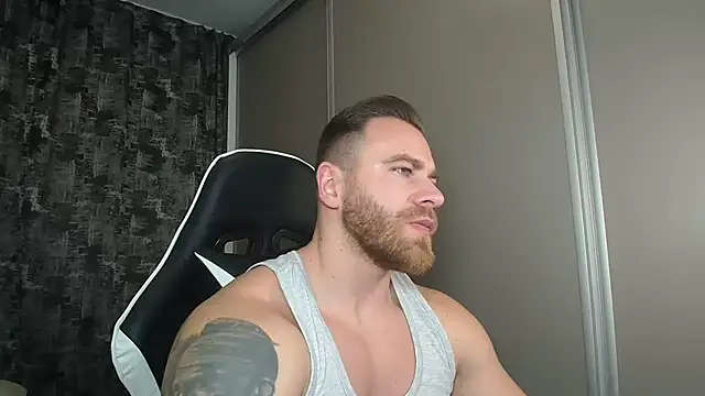Snapshot of Thori92 chatting on 12.10.24 Thori92 online show from 12.10.24