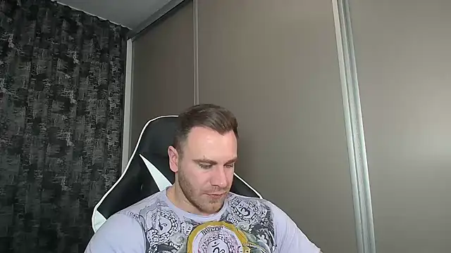 Snapshot of Thori92 chatting on 01.17.25 Thori92 online show from 01.17.25
