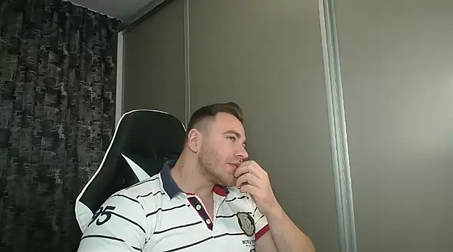 Snapshot of Thori92 chatting on 01.26.25 Thori92 online show from 01.26.25