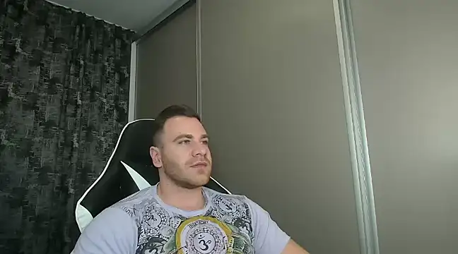 Snapshot of Thori92 chatting on 01.27.25 Thori92 online show from 01.27.25