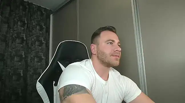 Snapshot of Thori92 chatting on 01.29.25 Thori92 online show from 01.29.25