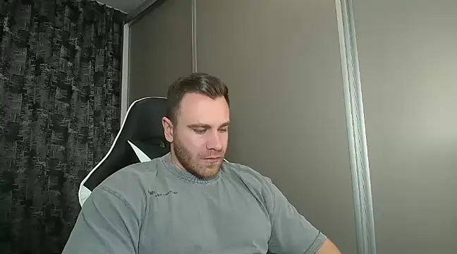 Snapshot of Thori92 chatting on 02.03.25 Thori92 online show from 02.03.25