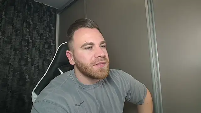 Snapshot of Thori92 chatting on 02.27.25 Thori92 online show from 02.27.25