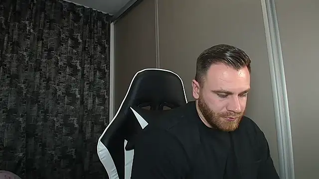 Snapshot of Thori92 chatting on 03.04.25 Thori92 online show from 03.04.25