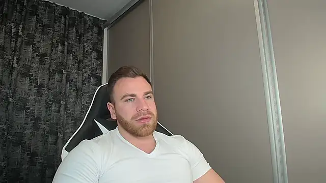 Snapshot of Thori92 chatting on 03.06.25 Thori92 online show from 03.06.25