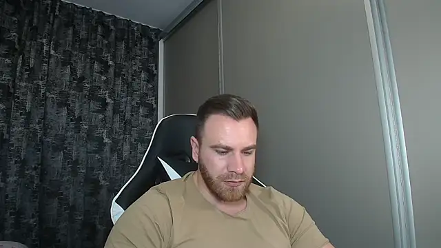 Snapshot of Thori92 chatting on 03.07.25 Thori92 online show from 03.07.25