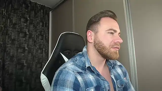 Snapshot of Thori92 chatting on 03.09.25 Thori92 online show from 03.09.25