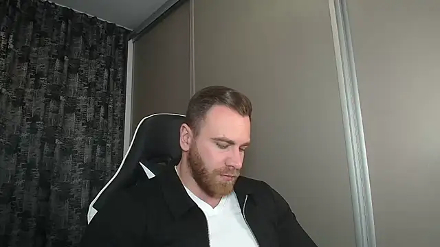 Snapshot of Thori92 chatting on 03.12.25 Thori92 online show from 03.12.25