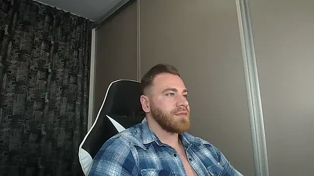 Snapshot of Thori92 chatting on 03.20.25 Thori92 online show from 03.20.25