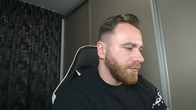 Snapshot of Thori92 chatting on 03.21.25 Thori92 online show from 03.21.25