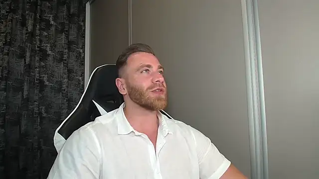 Snapshot of Thori92 chatting on 06.21.26 Thori92 online show from 06.21.26