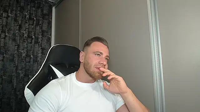 Snapshot of Thori92 chatting on 07.05.26 Thori92 online show from 07.05.26