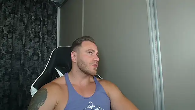 Snapshot of Thori92 chatting on 07.07.26 Thori92 online show from 07.07.26