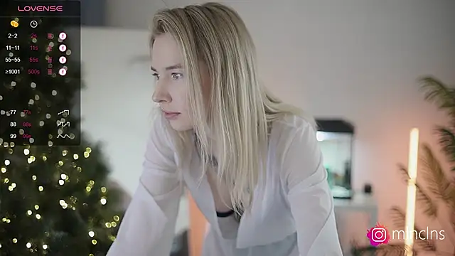 Snapshot of melanielwithu chatting on 12.06.24 melanielwithu online show from 12.06.24