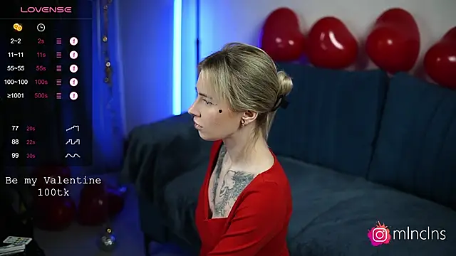 Snapshot of melanielwithu chatting on 02.14.25 melanielwithu online show from 02.14.25