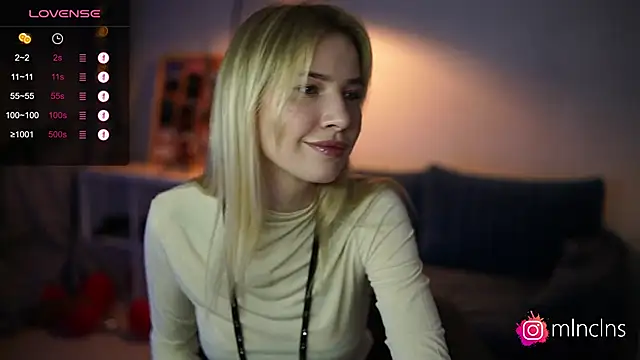 Snapshot of melanielwithu chatting on 03.15.25 melanielwithu online show from 03.15.25