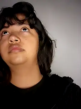 Peach Girll online show from 02.04.25