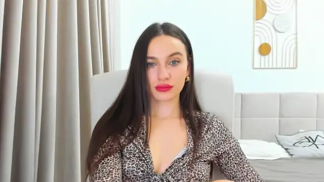 Snapshot of Sunshine_Eva chatting on 12.13.24 Sunshine Eva online show from 12.13.24