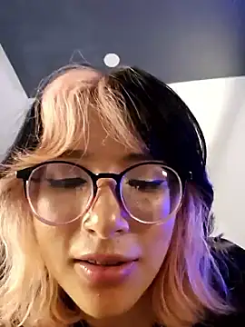 LucyAllenX online show from 01.04.25