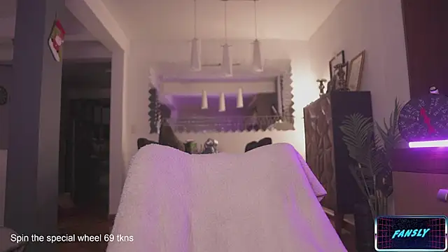 LucyAllenX online show from 01.26.25