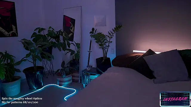 LucyAllenX online show from 11.13.25