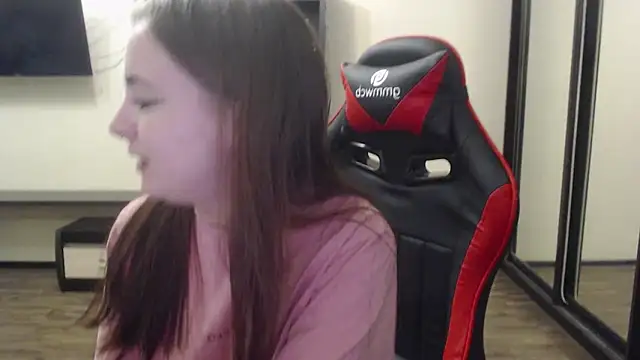 Laralianna online show from 12.25.24