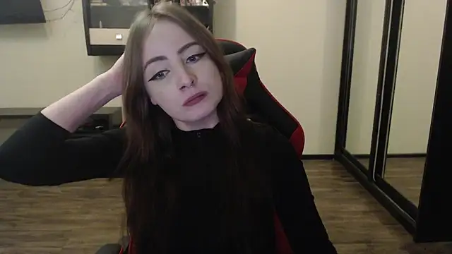 Laralianna online show from 01.04.25