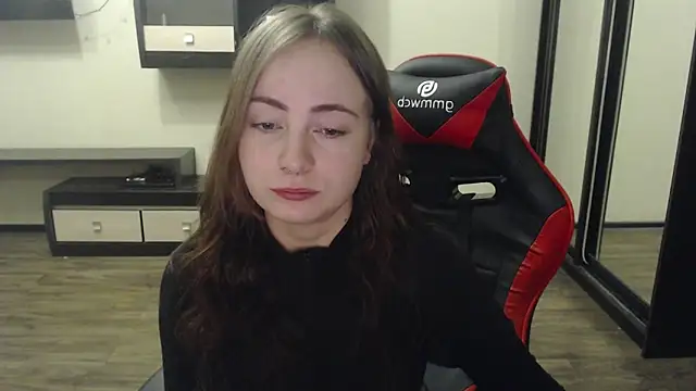 Laralianna online show from 02.05.25