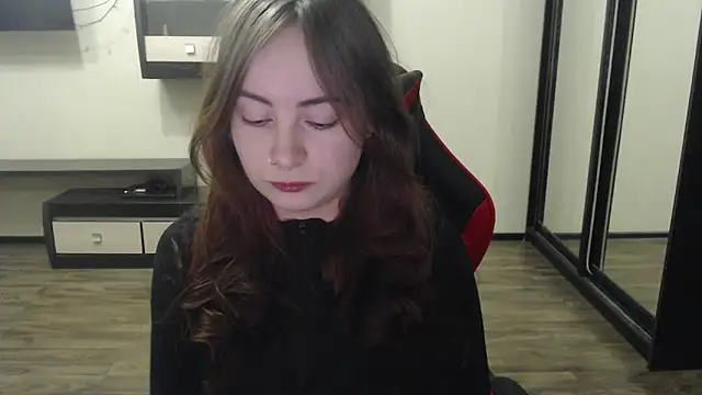 Laralianna online show from 02.06.25