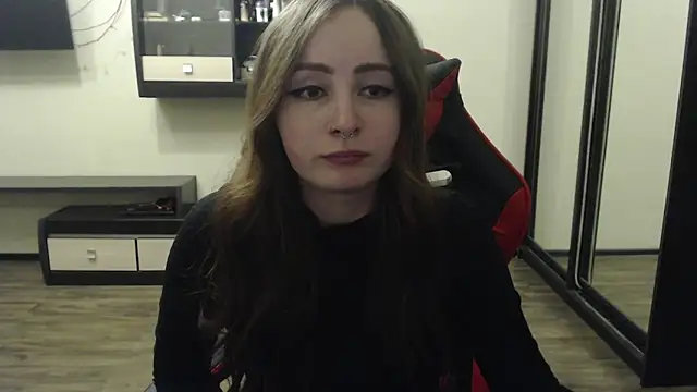 Laralianna online show from 02.21.25