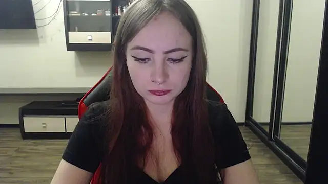 Laralianna online show from 02.26.25